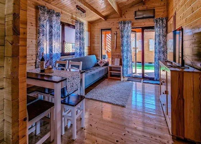 Homes With Terraces, Sauna Whirlpool 別荘 *