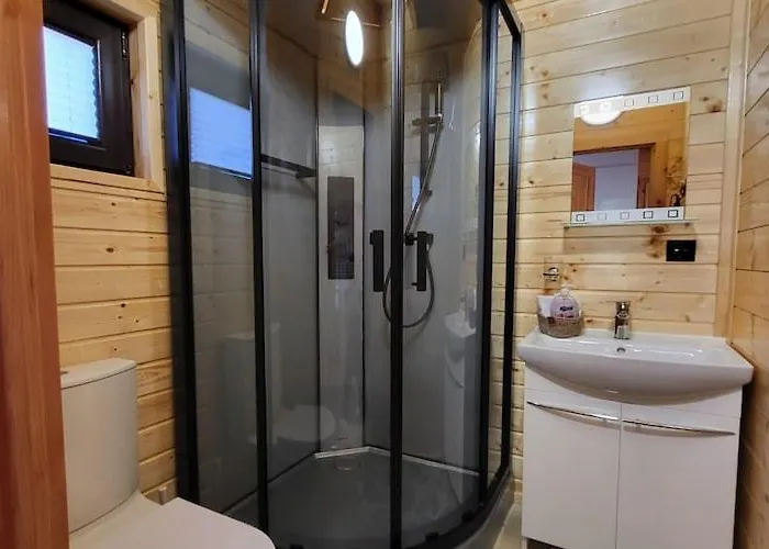 Homes With Terraces, Sauna Whirlpool 別荘