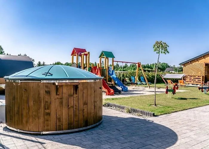 Homes With Terraces, Sauna Whirlpool 別荘 Lopienica